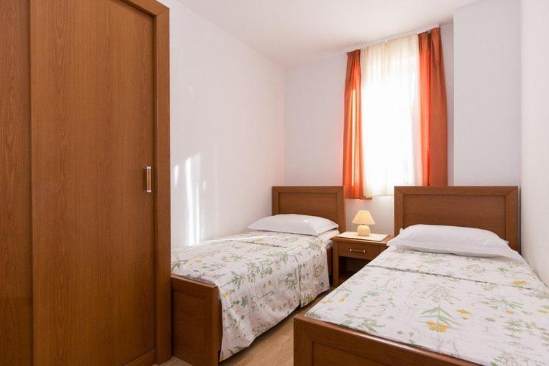 Marija F4 Apartment Крк Екстер'єр фото