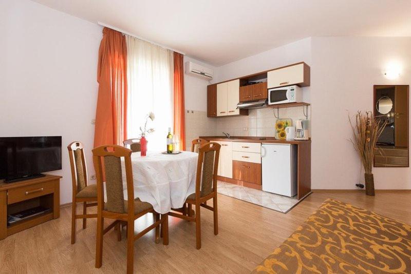 Marija F4 Apartment Крк Екстер'єр фото
